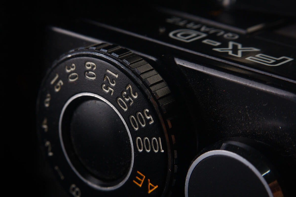 shutter-speed-dial-on-film-camera