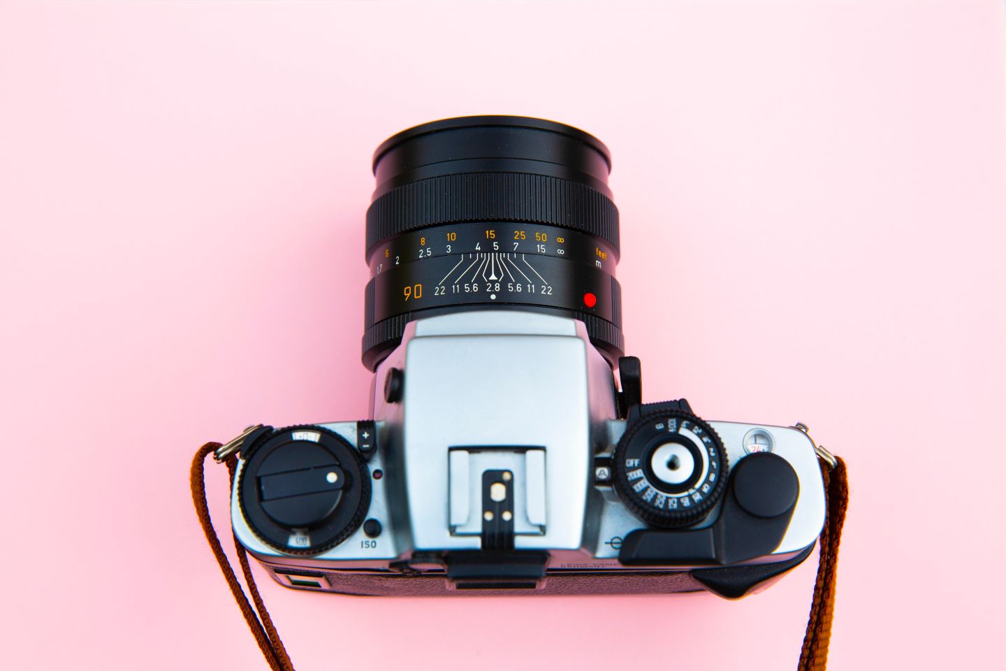 leica r camera with 90mm lens