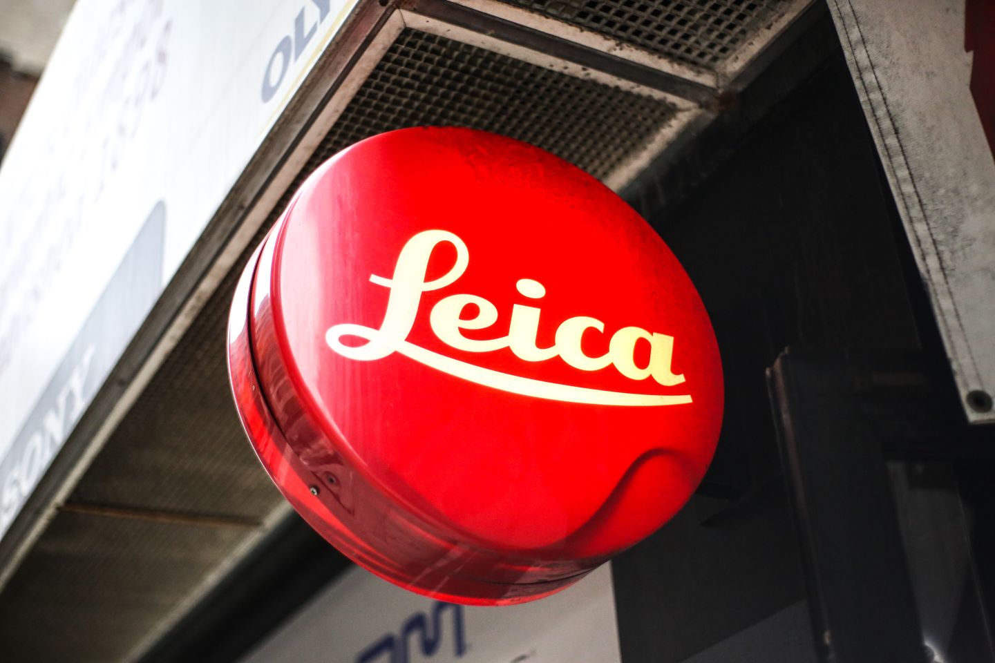 leica store logo