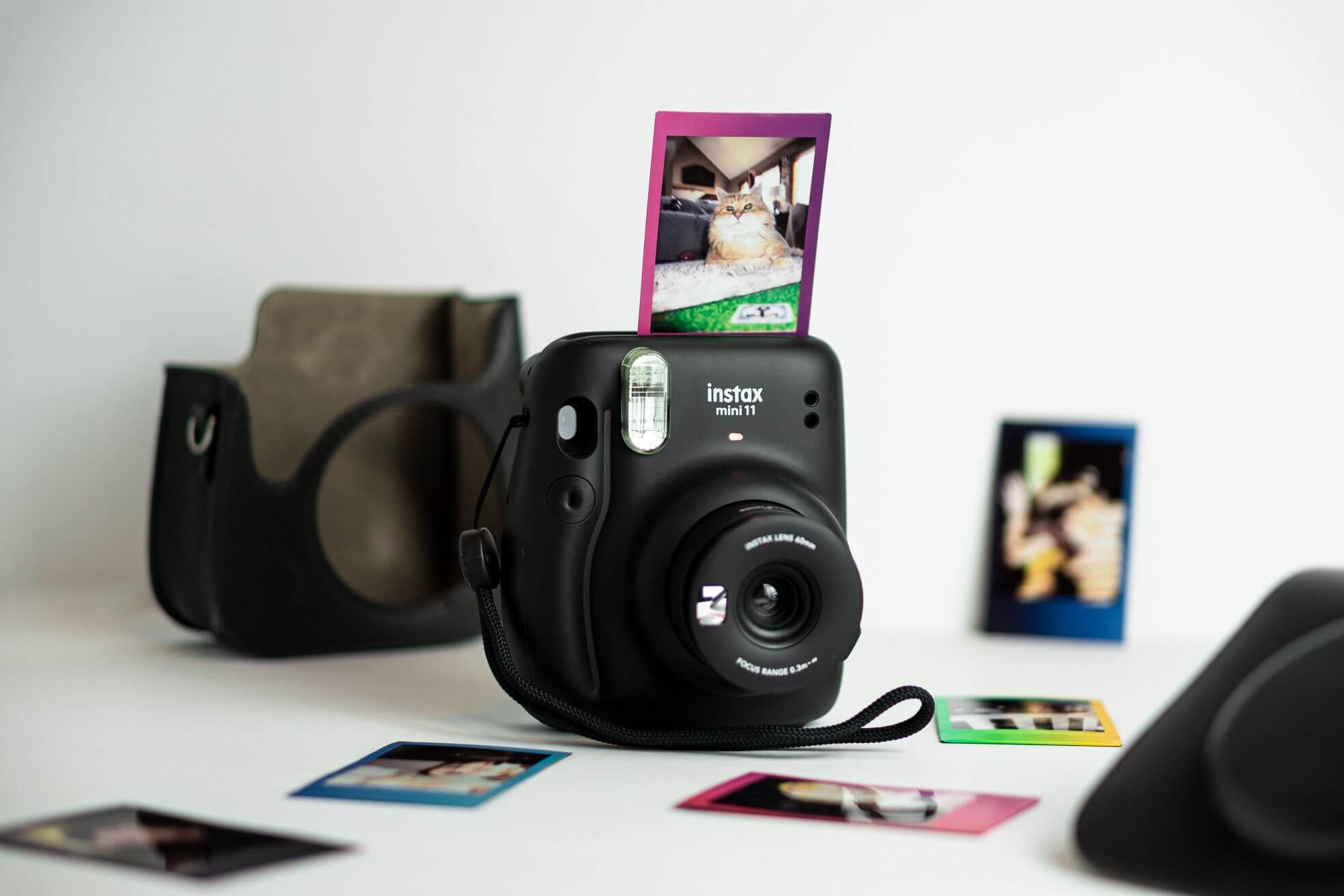 picture of a fujifilm instant camera and film